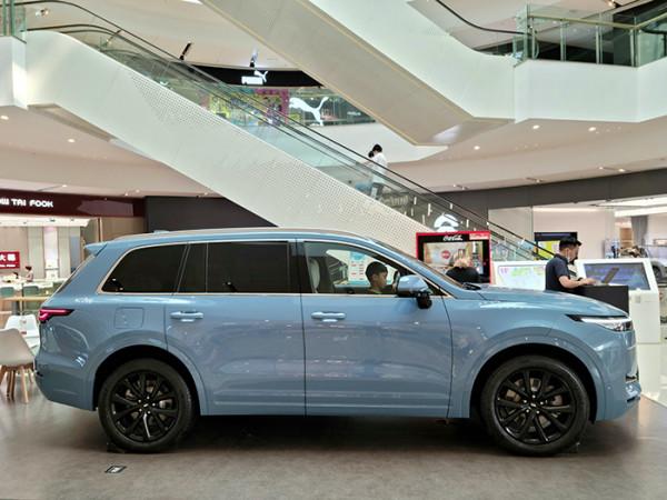 實拍2021款理想ONE,六座舒適性有提升,油箱變大續航達890km 實拍2021款理想ONE,六座舒適性有提升,油箱變大續航達890km