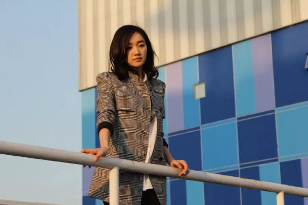 《孔雀都市》：生一胎獎一棟豪宅？豪門裡那些髒事都被她遇上了