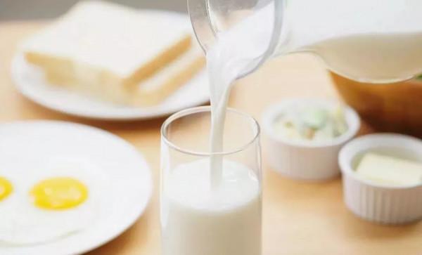 人在熟睡時，為什麼身體會突然“抖一下”，是大腦怕我們死亡嗎