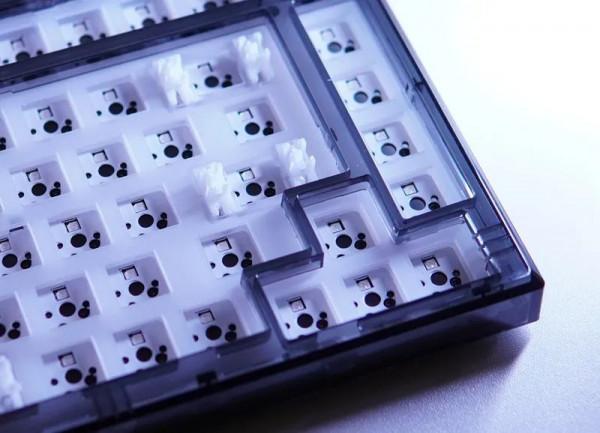 極致高光外殼 腹靈Q75 Gasket機械鍵盤套件簡評