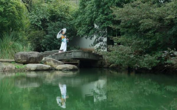 “弱水三千，我只取一瓢飲”，12首深情的古詩詞，你最愛哪一首？