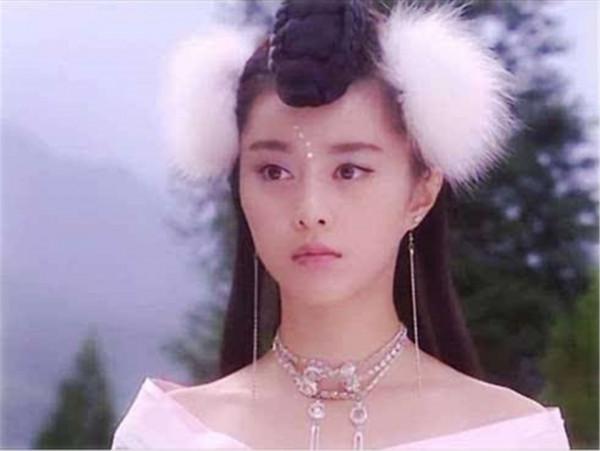 瓊瑤劇裡的她們,並不算顏值巔峰,《紐約風暴》裡的陳紅才叫驚豔 瓊瑤劇裡的她們,並不算顏值巔峰,《紐約風暴》裡的陳紅才叫驚豔