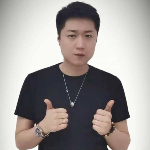 華誼簽約造型師阿旭，用品質與細節詮釋時尚