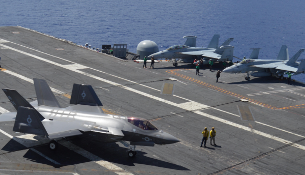 “魔改版殲-15”終於上線！掛架雷達重大升級，F/A-18遇最強對手