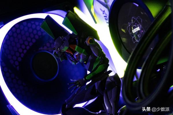 來分享 5 位作者好看又高效的桌面佈置