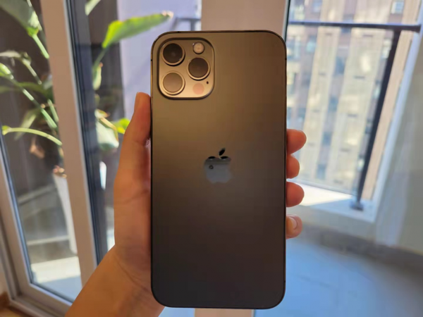 絕絕子！升級iOS15.1RC版兩天後，我的12Pro快整“廢”了