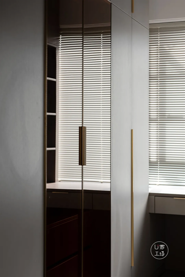 豪宅標配裡有啥?155㎡現代輕奢家以深色系拉滿氛圍感 豪宅標配裡有啥?155㎡現代輕奢家以深色系拉滿氛圍感