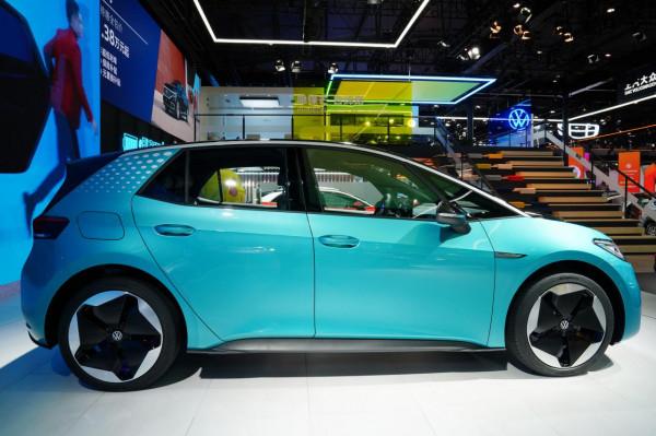 外觀科幻內飾簡約,歐洲銷量冠軍來了,ID.3是電動車界的高爾夫? 外觀科幻內飾簡約,歐洲銷量冠軍來了,ID.3是電動車界的高爾夫?