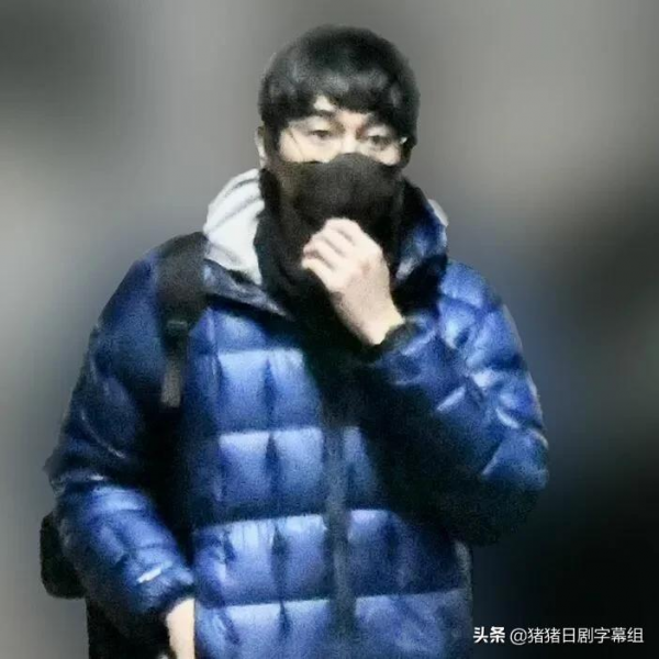 上下班開破車，平常也轟隆作響…努力社交的主演舞臺劇大撲街