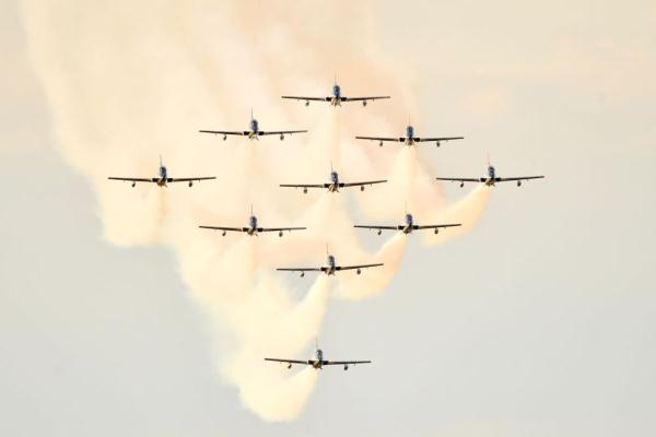 義大利“三色箭”飛行表演隊慶祝成立六十週年