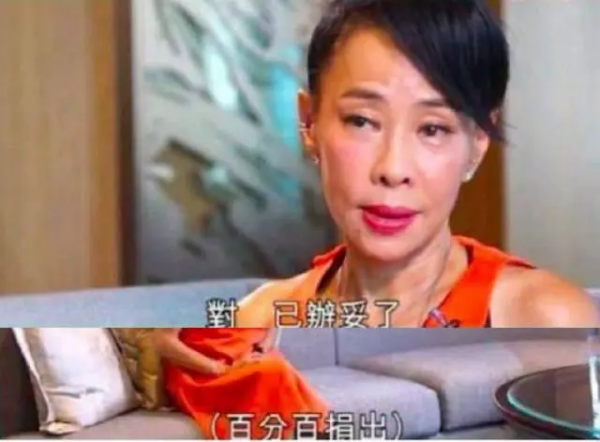 ";節儉影帝";周潤發:身價56億卻用二手機,腳踏15塊人字拖擠公交 ";節儉影帝";周潤發:身價56億卻用二手機,腳踏15塊人字拖擠公交