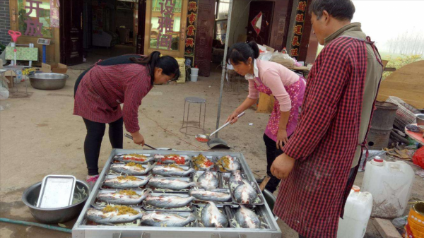 農村“冷宴”越來越多，以前人到禮到，現在人不到禮也不到，為啥