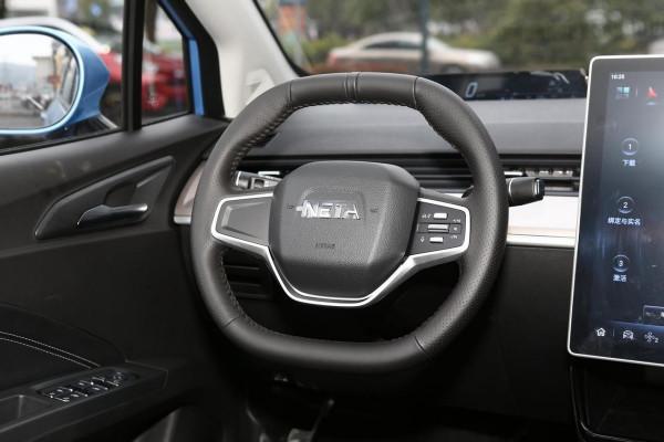 低價SUV，門檻5.99萬、最大續航401km，哪吒V適合家庭代步嗎？