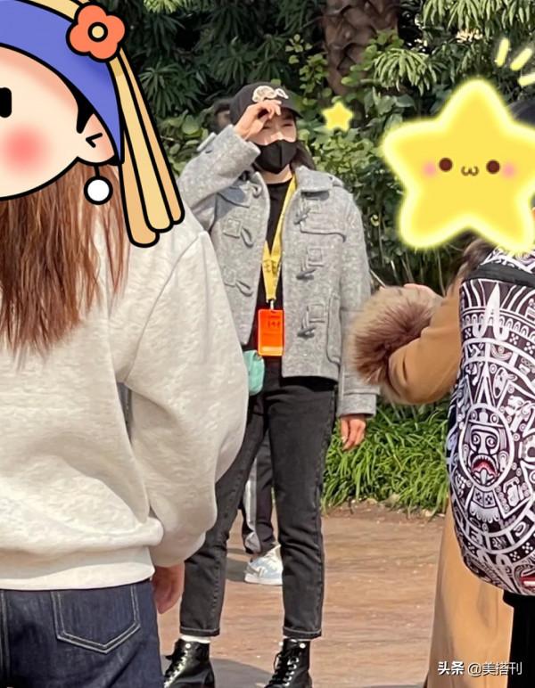 宋茜最新私服遭吐槽，灰色夾克配牛仔褲馬丁靴，網友：太路人了吧