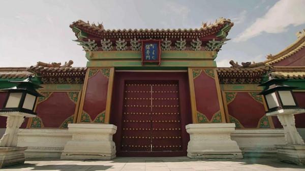 她被選秀入宮，卻獨攬大權伴隨四代帝王，她的故事比想象的更精彩