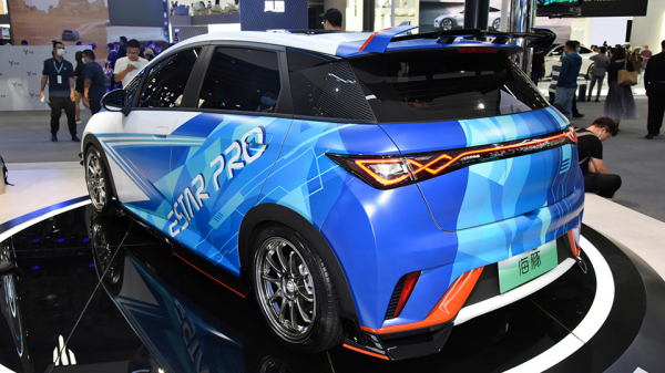 在新能源勢力你追我趕的當下,比亞迪海豚為何推出電競版? 在新能源勢力你追我趕的當下,比亞迪海豚為何推出電競版?