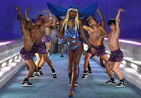 潮流 | 首屆Kith Bmw M4比賽舉行,Ader Error首個鞋履系列發售 潮流 | 首屆Kith Bmw M4比賽舉行,Ader Error首個鞋履系列發售