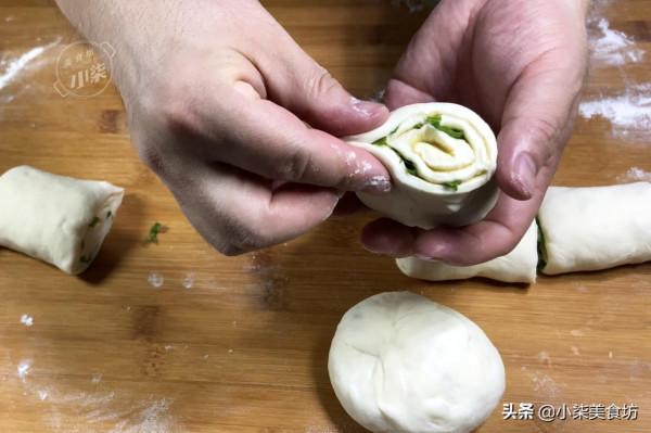 蔥油餅這樣做，真的是太香了，一週吃7次都不膩，詳細做法教會你