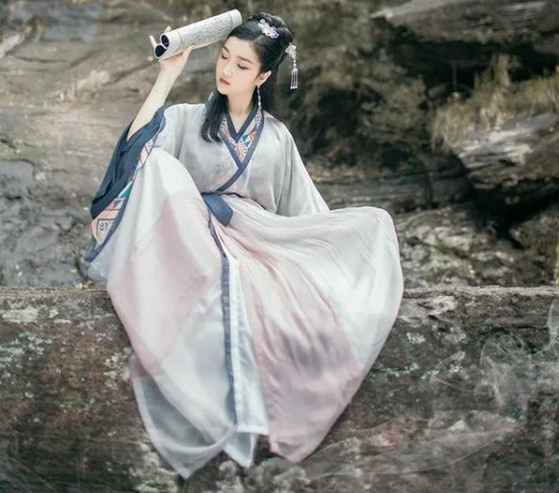 只願君心似我心，愛妻剛離世，又遇18歲真愛，寫下一首情詩傳千古