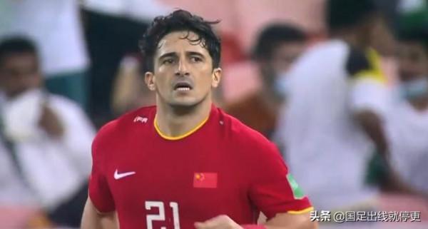國足2:3沙特,上下半場猶如兩隊,教練組的戰術就像個笑話 國足2:3沙特,上下半場猶如兩隊,教練組的戰術就像個笑話