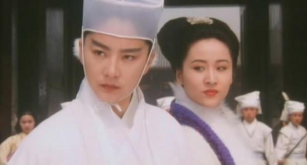 女明星以瘦為美，看到Angelababy後背瘦骨嶙峋，真心疼啊