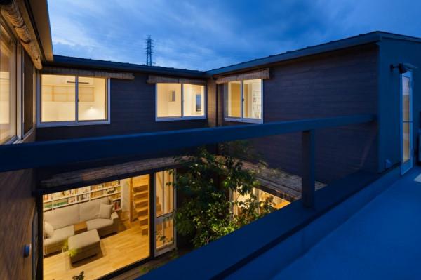 風景如畫的中庭之家