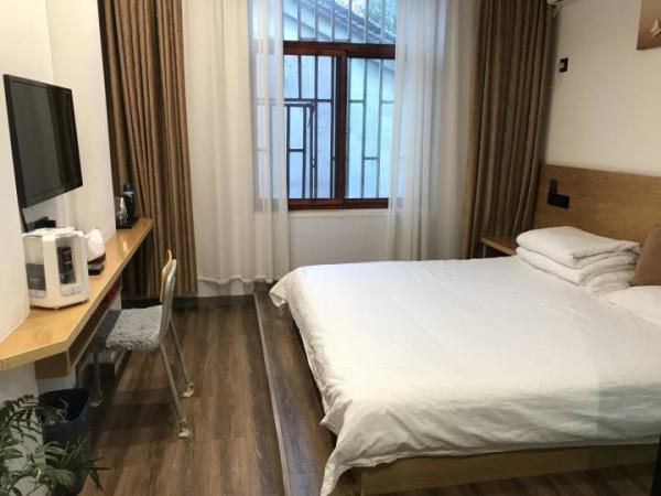 暖心!烏鎮發現感染者,34家民宿免費給滯留遊客提供住宿 暖心!烏鎮發現感染者,34家民宿免費給滯留遊客提供住宿