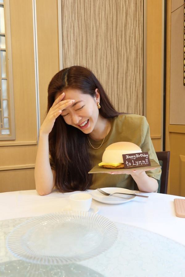 熊黛林身材高挑，長相也沒什麼變化，選的上衣太有美感