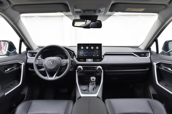 廣汽豐田威蘭達，有必要選2.0L四驅尊貴版，安全舒適，還省油