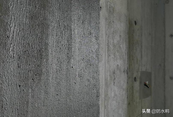 做完防水，牆面太光滑需要貼磚怎麼處理？