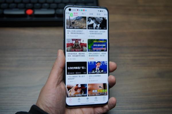 2K直屏旗艦級水桶機 realme真我GT2Pro緞黑測評