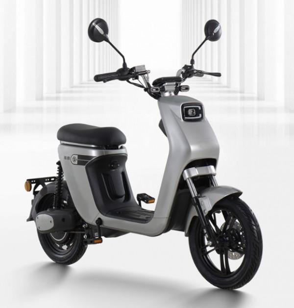 日評:2899元80公里!雅迪歐睿鋰電車速覽 日評:2899元80公里!雅迪歐睿鋰電車速覽