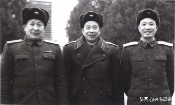 軍委確定的戰役系軍級以上學員是24名，畢業時為何變為52名？