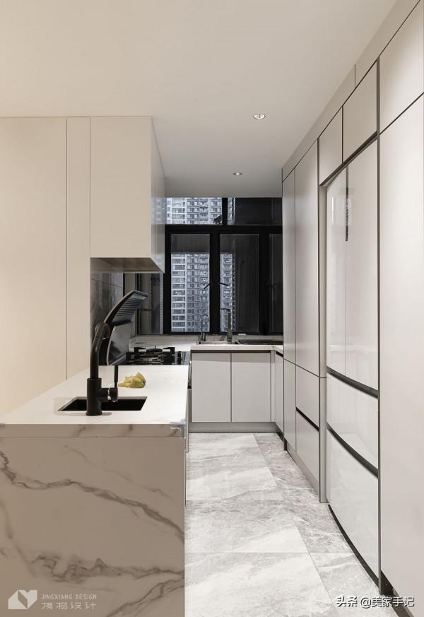 深圳夫妻136㎡的家，僅憑一個客廳就圈粉無數，不要電視牆太香了