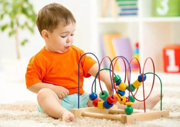 從小能吃手指和不能吃手指的孩子,20年後,四個差距會越來越大 從小能吃手指和不能吃手指的孩子,20年後,四個差距會越來越大