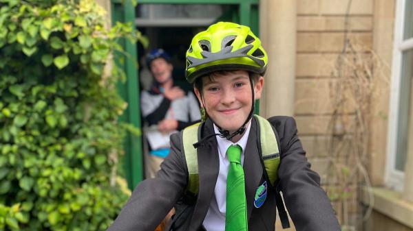 英國12歲的男孩智商162，比愛因斯坦還高兩分，愛好數學化學