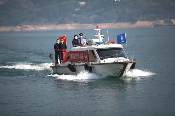 交界地帶之惑:兩張皮,兩掐架 交界地帶之惑:兩張皮,兩掐架