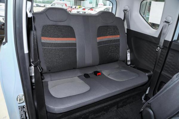 2萬多元的純電動汽車是買五菱宏光mini EV還是奔奔E-star? 2萬多元的純電動汽車是買五菱宏光mini EV還是奔奔E-star?