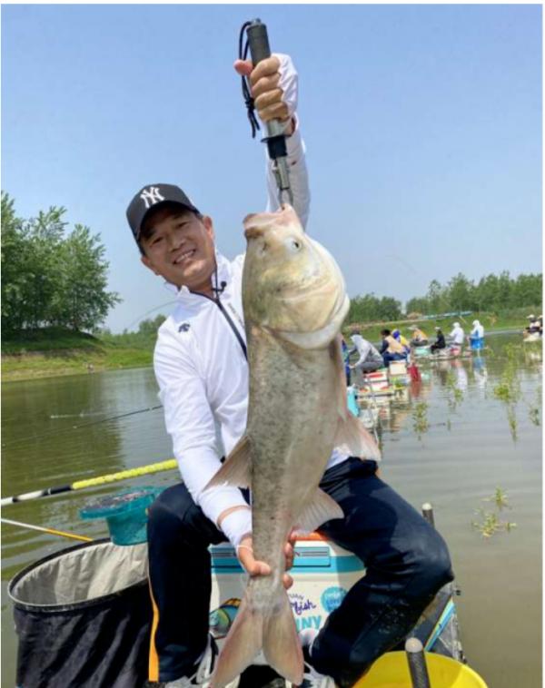 “中國釣王”的瘋狂人生 “中國釣王”的瘋狂人生