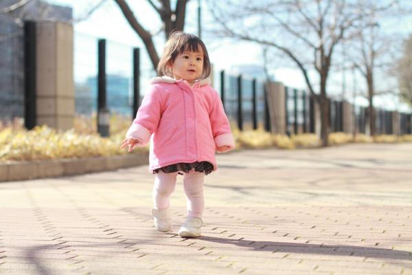 孩子這樣走路，暗示發育出現大問題！越早發現越好