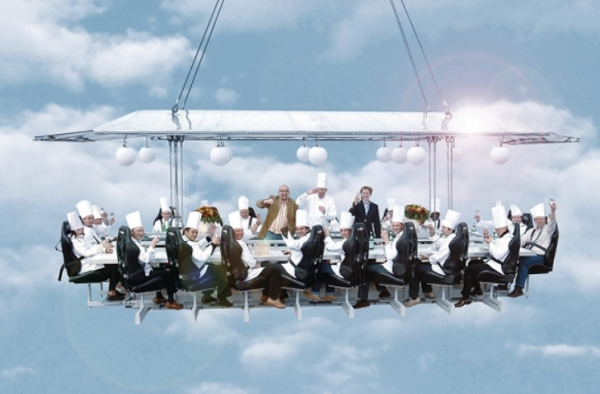 飯前籤“生死狀”,上吊半空,遊客:媽媽,我吃上天了 飯前籤“生死狀”,上吊半空,遊客:媽媽,我吃上天了