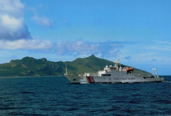 5艘漁船搭載日本右翼分子,欲強行登陸釣魚島,4艘中國海警船出擊 5艘漁船搭載日本右翼分子,欲強行登陸釣魚島,4艘中國海警船出擊