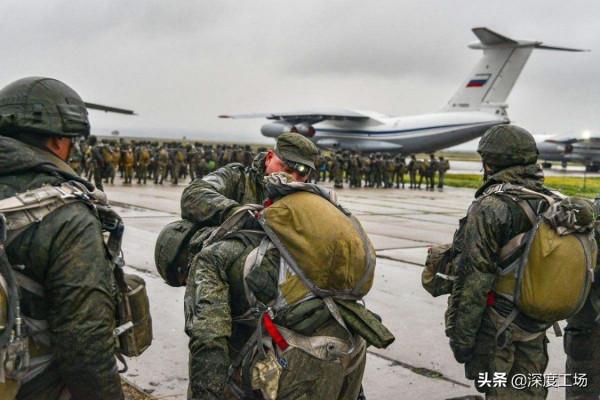 300輛美國裝甲車將到位！俄軍核彈大炮部署完畢：可摧毀波蘭美軍
