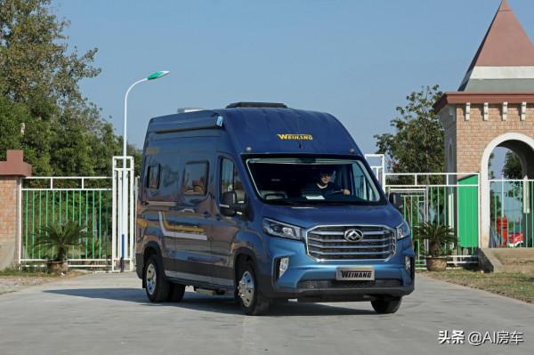 B型車上也能容下2室1廳？霸氣沉穩，還省油，老兩口輕鬆用的V590