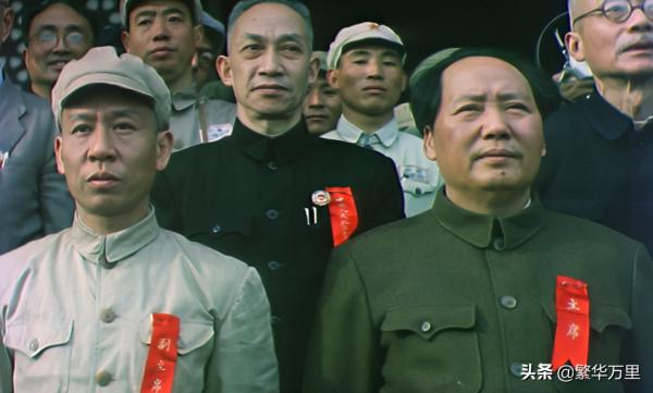 蔣介石設立了40個集團軍,一個集團軍,到底有多少兵力? 蔣介石設立了40個集團軍,一個集團軍,到底有多少兵力?