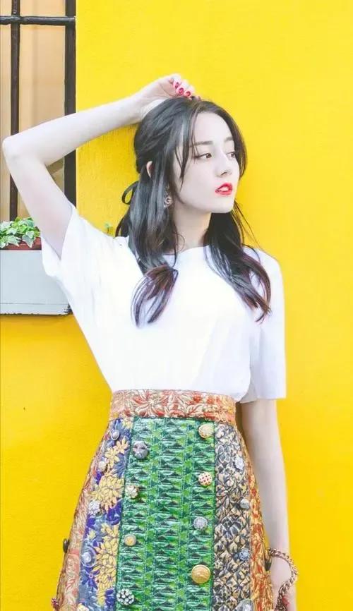 迪麗熱巴 多少男生心目中的女神 迪麗熱巴 多少男生心目中的女神