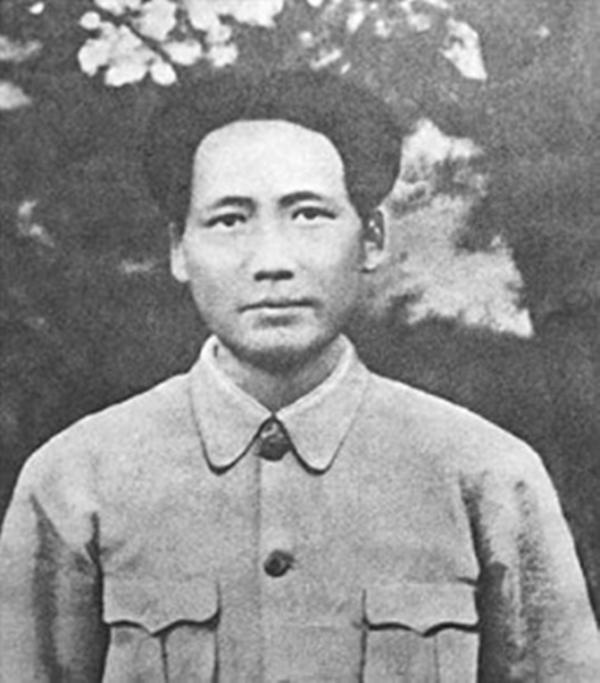 1952年,一湖北鐵匠帶著一封信進中南海,毛主席:你應該早些來嘛 1952年,一湖北鐵匠帶著一封信進中南海,毛主席:你應該早些來嘛