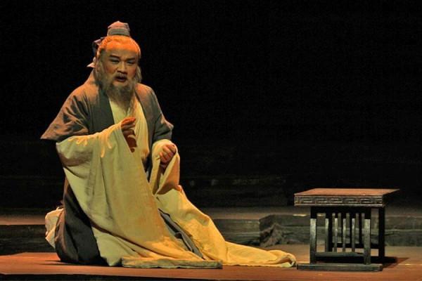 孔子問一7歲小孩：天上有多少顆星星？小孩回答後，孔子行禮拜師