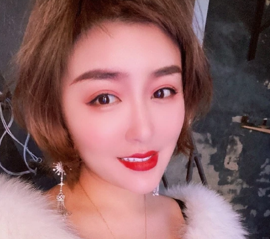 張玉嬌曾節目中透露自己收入,作為趙本山的徒孫,她月收入多少? 張玉嬌曾節目中透露自己收入,作為趙本山的徒孫,她月收入多少?