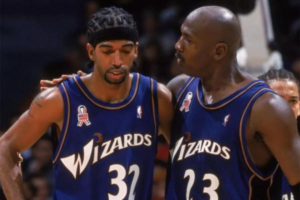 最能跑的球星,不知疲倦的無球高手!科比:懷疑他是不是有病 最能跑的球星,不知疲倦的無球高手!科比:懷疑他是不是有病